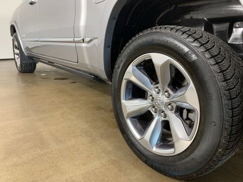 Used 2022 RAM 1500 Limited AWD/4WD image 15