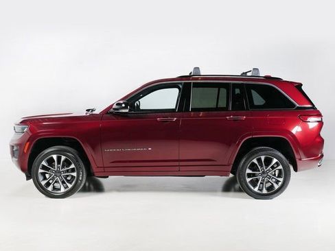Used 2022 Jeep Grand Cherokee Overland w/ Luxury Tech Group IV image 2