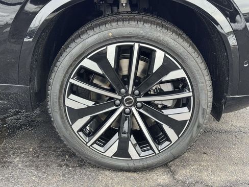 New 2026 Volvo XC90 T8 Plus w/ Protection Package Premier image 25