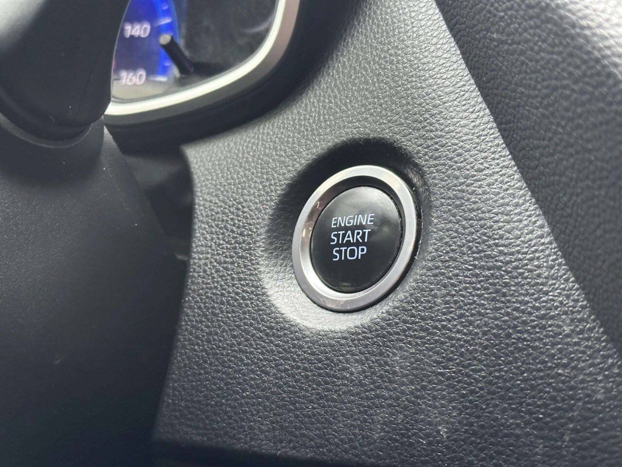 Used 2021 Toyota Corolla XLE FWD image 35
