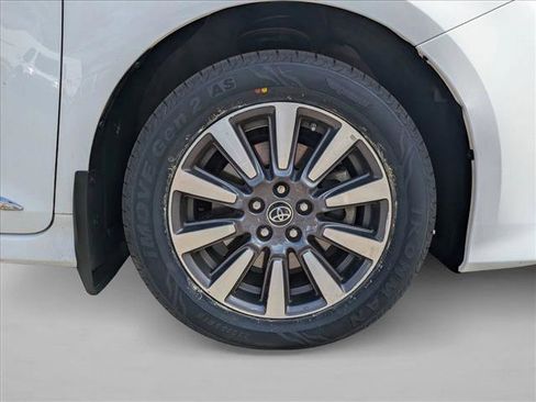 Used 2020 Toyota Sienna LE w/ Protection Package AWD/4WD image 21