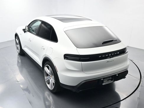 Certified 2025 Porsche Macan 4 Electric image 35