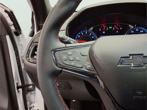 Used 2023 Chevrolet Equinox RS image 14