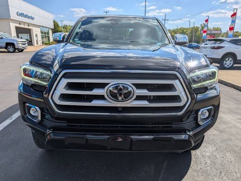 Used 2022 Toyota Tacoma Limited image 8
