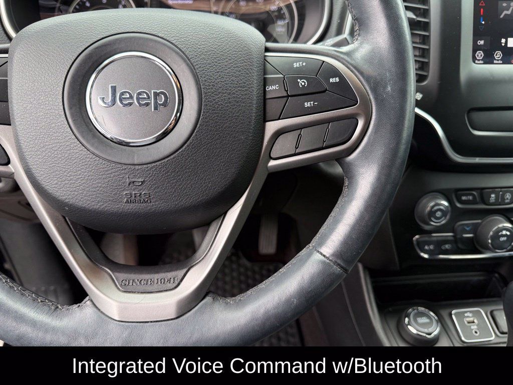 Used 2019 Jeep Cherokee Latitude Plus w/ Cold Weather Group AWD/4WD image 12