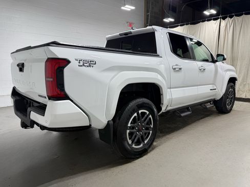 Used 2025 Toyota Tacoma TRD Sport w/ TRD Sport Upgrade Package AWD/4WD image 4
