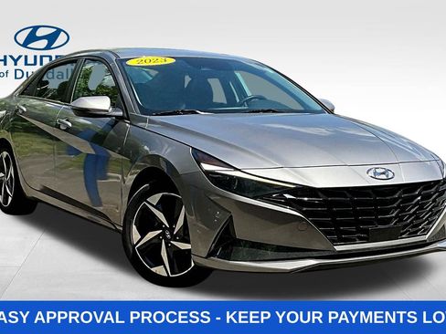 Used 2023 Hyundai Elantra Limited w/ Preferred Accessory Package FWD image 3