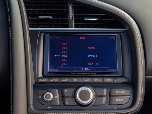 Used 2014 Audi R8 V10 image 28