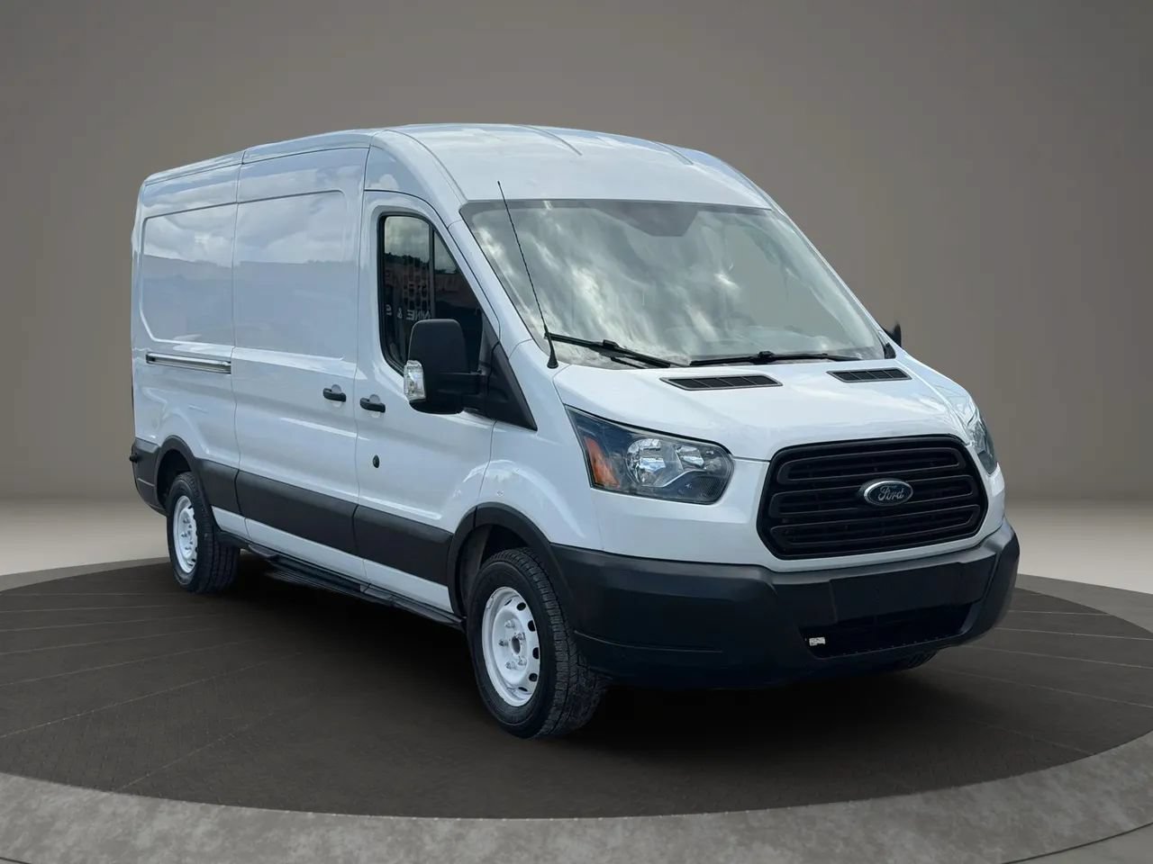 Used 2019 Ford Transit 150 148 Medium Roof RWD image 3