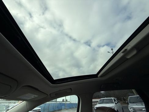 Used 2020 Buick Enclave Avenir w/ Avenir Technology Package image 28