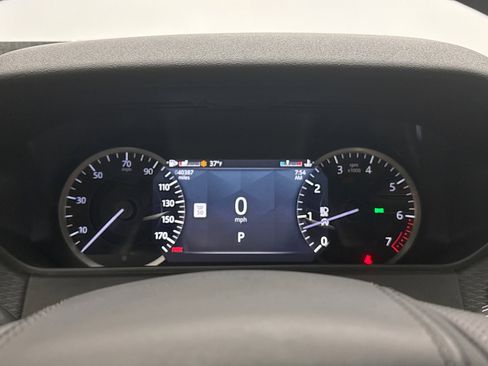 Used 2023 Land Rover Range Rover Velar R-Dynamic S image 9