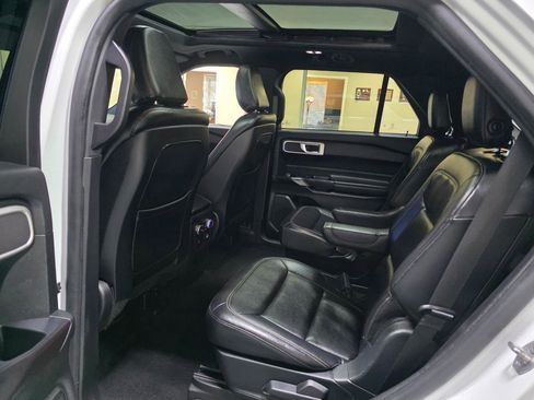 Used 2020 Ford Explorer XLT w/ Equipment Group 202A image 19
