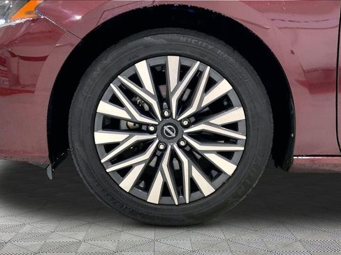 Used 2024 Nissan Altima 2.5 SV FWD image 21