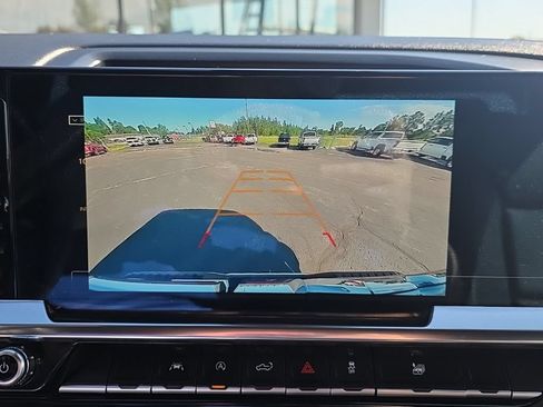 Used 2025 GMC Sierra 1500 SLT AWD/4WD image 28