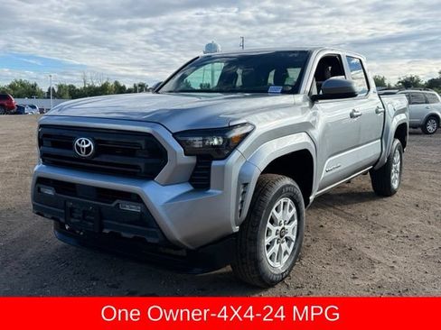 Used 2024 Toyota Tacoma SR5 AWD/4WD image 1