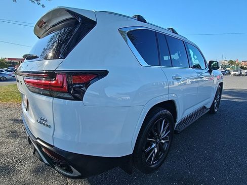 Used 2022 Lexus LX 600 F Sport image 7