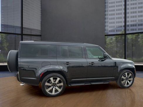 New 2026 Land Rover Defender 130 V8 image 9