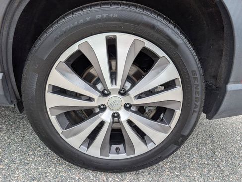 Used 2019 Subaru Ascent Touring w/ Popular Package #3 AWD/4WD image 3