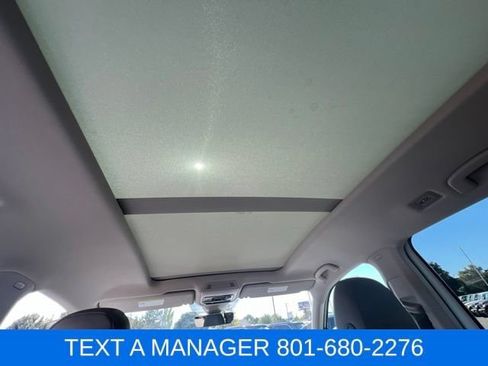 Used 2025 Volkswagen Atlas SEL AWD/4WD image 39