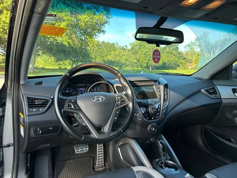 Used 2015 Hyundai Veloster Turbo FWD image 13