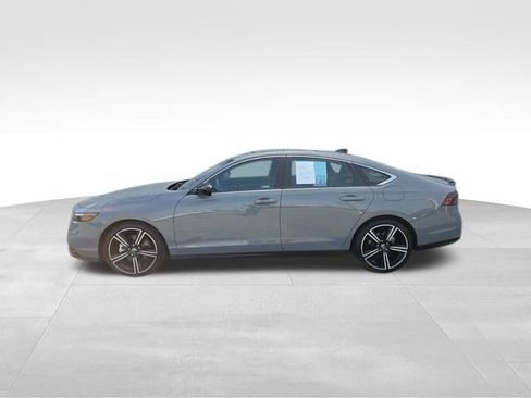 Used 2025 Honda Accord Sport image 3