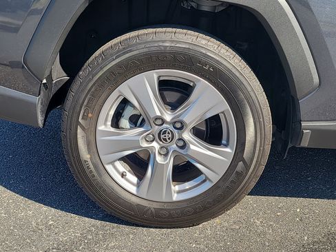 Certified 2025 Toyota RAV4 LE AWD/4WD image 8