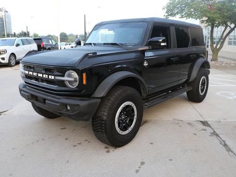 Used 2024 Ford Bronco Outer Banks w/ Sasquatch Package AWD/4WD image 3