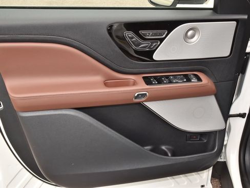 New 2026 Lincoln Aviator Reserve AWD/4WD image 35