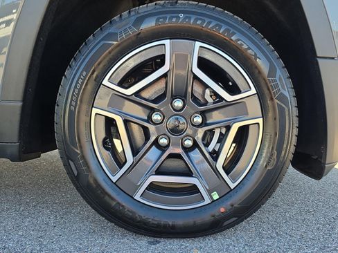 New 2026 Jeep Cherokee Laredo AWD/4WD image 12