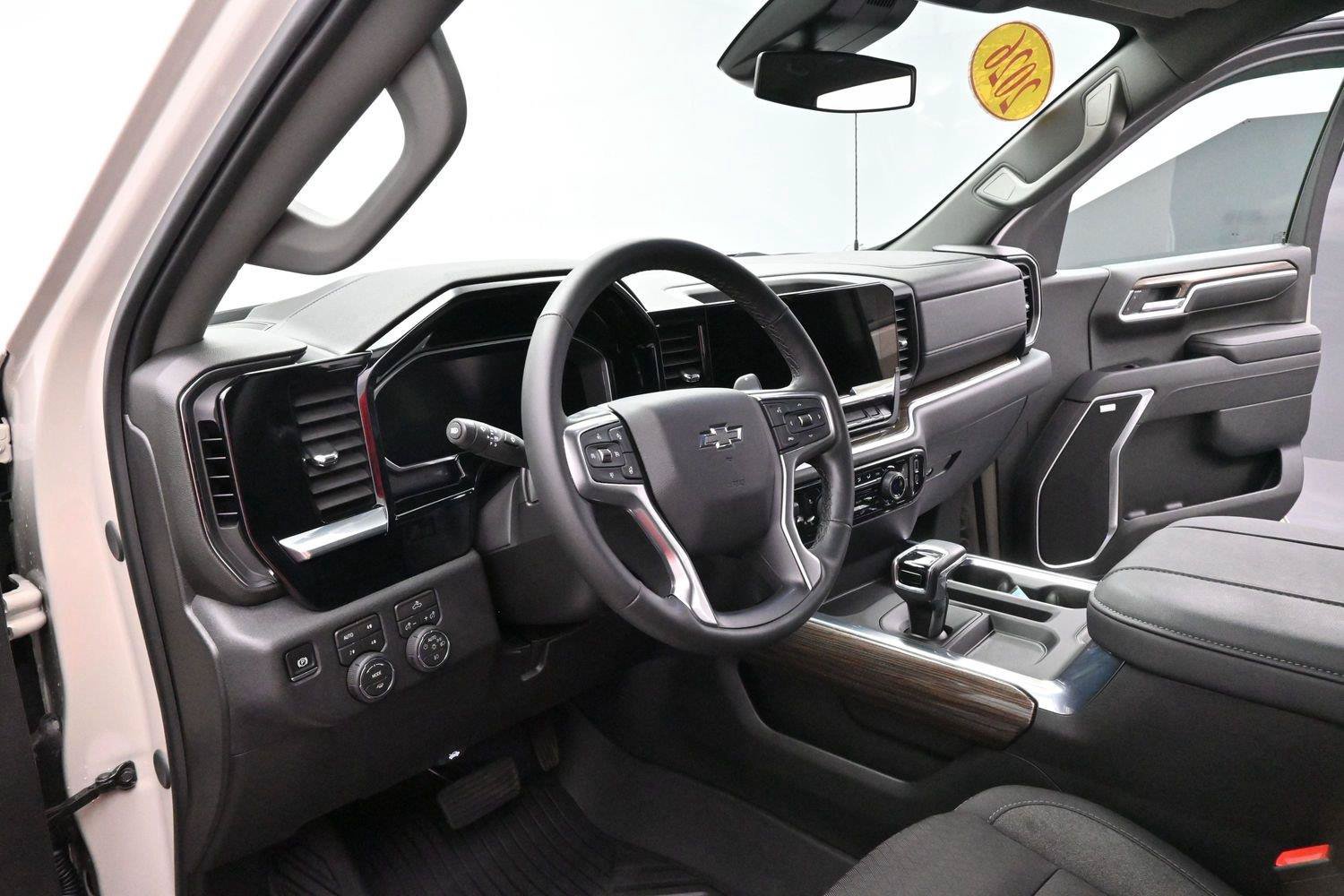 Used 2026 Chevrolet Silverado 1500 RST AWD/4WD image 16