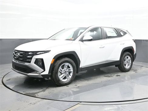 Certified 2026 Hyundai Tucson SE AWD/4WD image 1