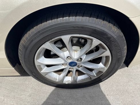 Used 2019 Ford Fusion SE FWD image 5