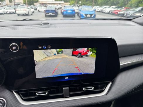 Used 2025 Chevrolet Equinox LT FWD image 20