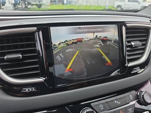 Used 2020 Chrysler Pacifica Touring-L Plus w/ S Appearance Package image 22