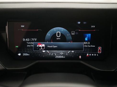 Used 2024 GMC Acadia Elevation FWD image 2