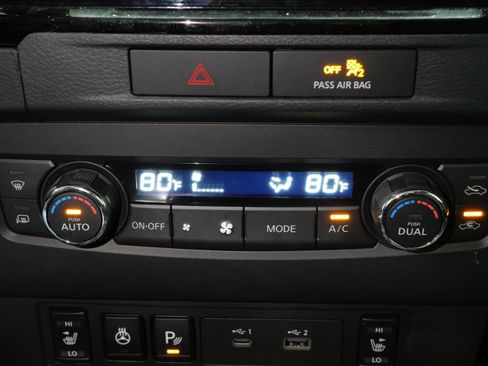 Used 2022 Nissan Frontier PRO-4X w/ Pro-4X Premium Package image 19