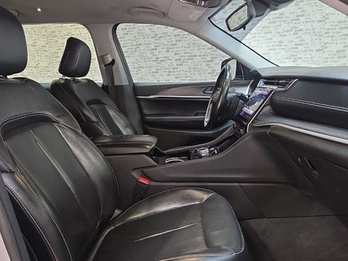 Used 2021 Jeep Grand Cherokee L Limited AWD/4WD image 8