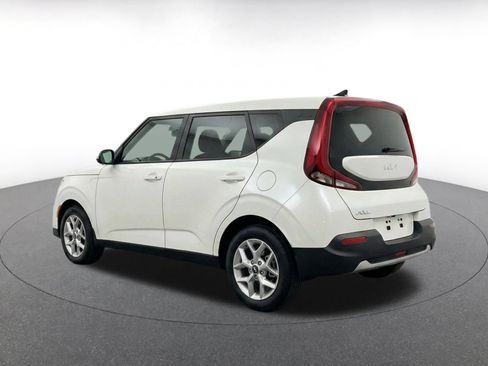 Used 2025 Kia Soul LX w/ LX Technology Package FWD image 7