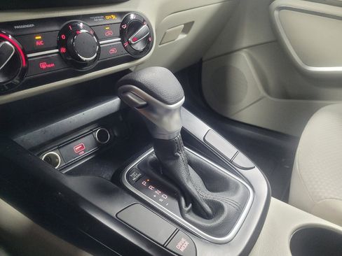 Used 2020 Kia Soul LX FWD image 26