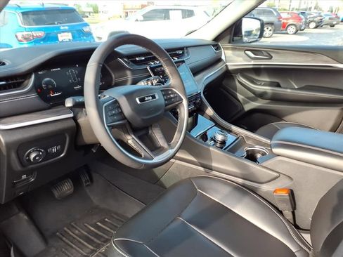 Certified 2024 Jeep Grand Cherokee L Limited AWD/4WD image 8