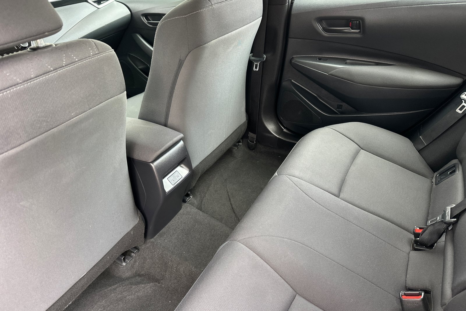 Used 2025 Toyota Corolla LE FWD image 14