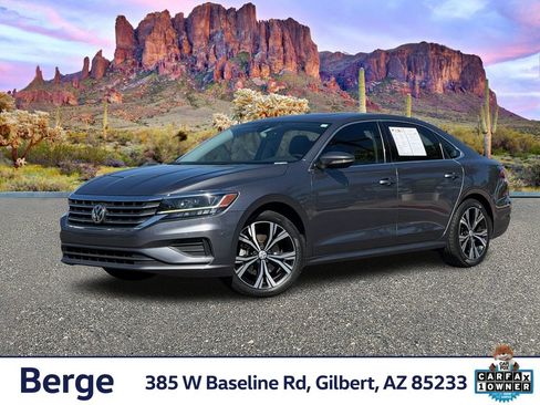 Used 2021 Volkswagen Passat 2.0T SE image 1