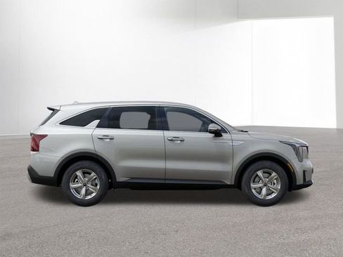 New 2026 Kia Sorento LX image 7