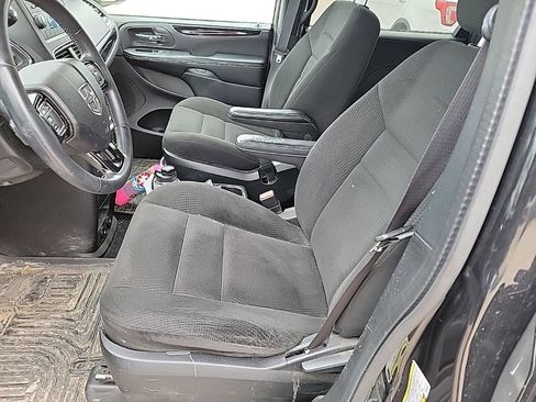 Used 2016 Dodge Grand Caravan SE image 50