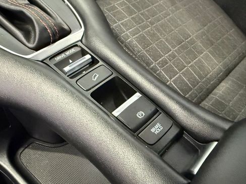 Used 2025 Honda HR-V Sport image 25