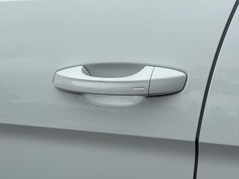 Used 2020 Volkswagen Atlas Cross Sport SE w/ Panoramic Sunroof Package image 28