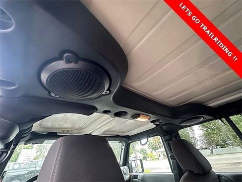 Used 2014 Jeep Wrangler Unlimited Sahara image 19