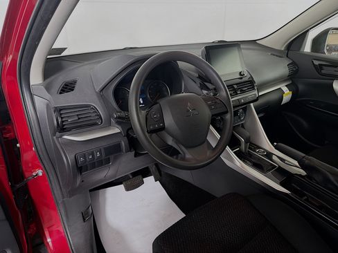 Used 2023 Mitsubishi Eclipse Cross LE image 10