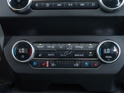 Used 2020 Ford Expedition XLT w/ Equipment Group 202A AWD/4WD image 26