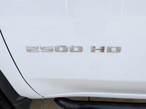 Used 2024 Chevrolet Silverado 2500 LT AWD/4WD image 37